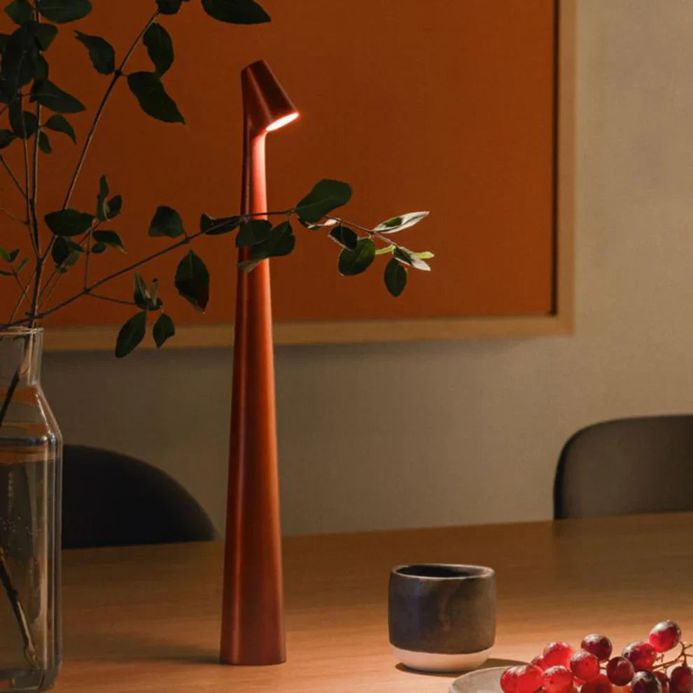 Nordic minimalistic design table lamp cordless